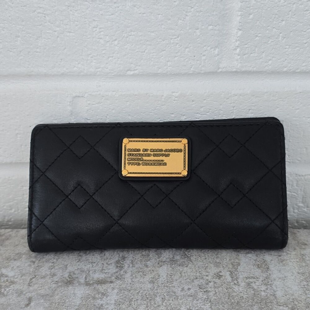 Marc by Marc Jacobs Quilted Black Folding Wallet for Women Logo Zipper - Picture 3 of 14